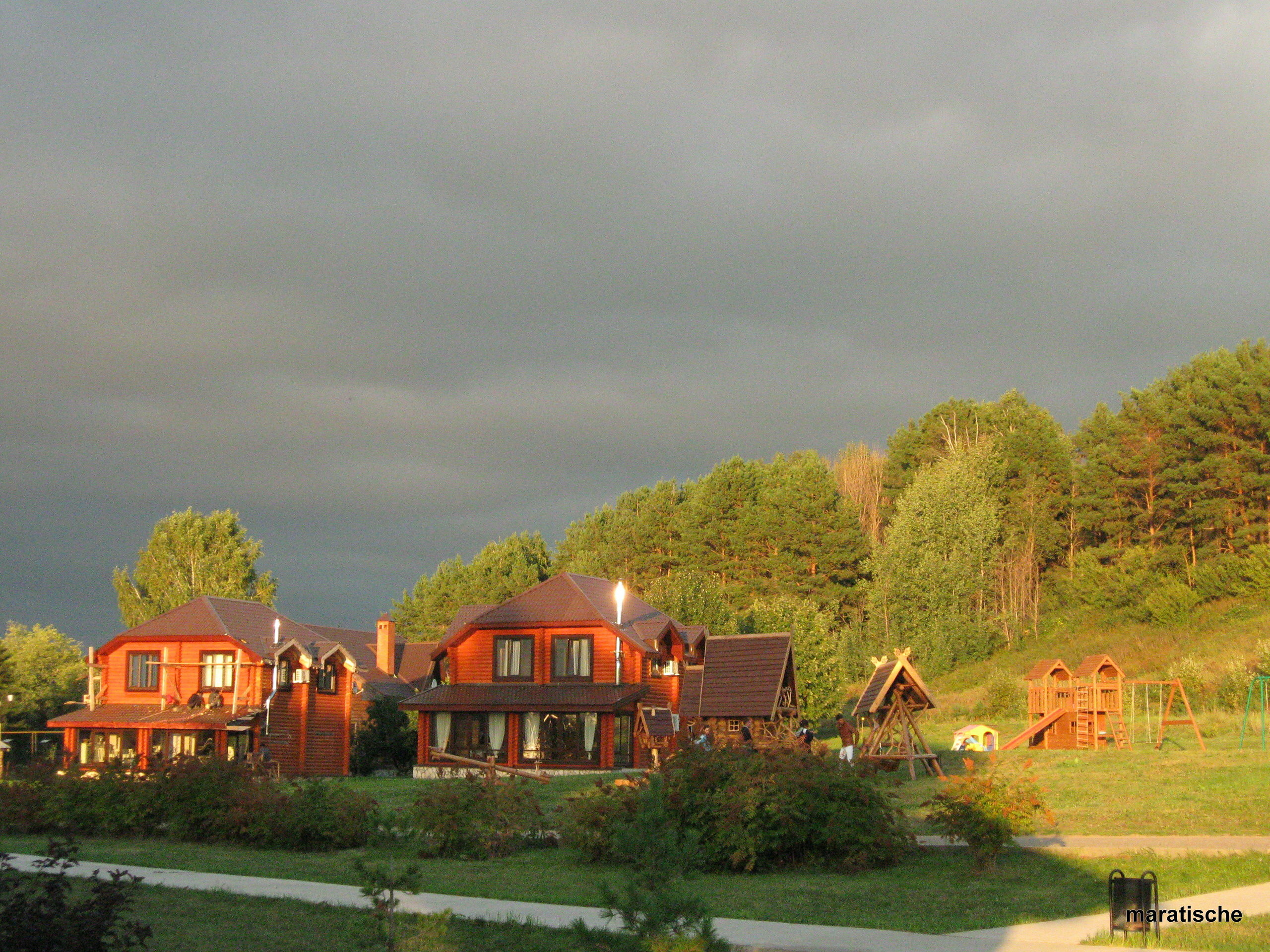 Коттедж №5 на 12+2 мест с беседкой и мангальной зоной