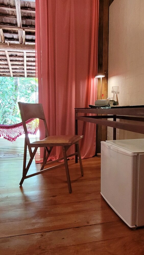 Deluxe Studio Suite, 1 Queen Bed, Patio, Garden View