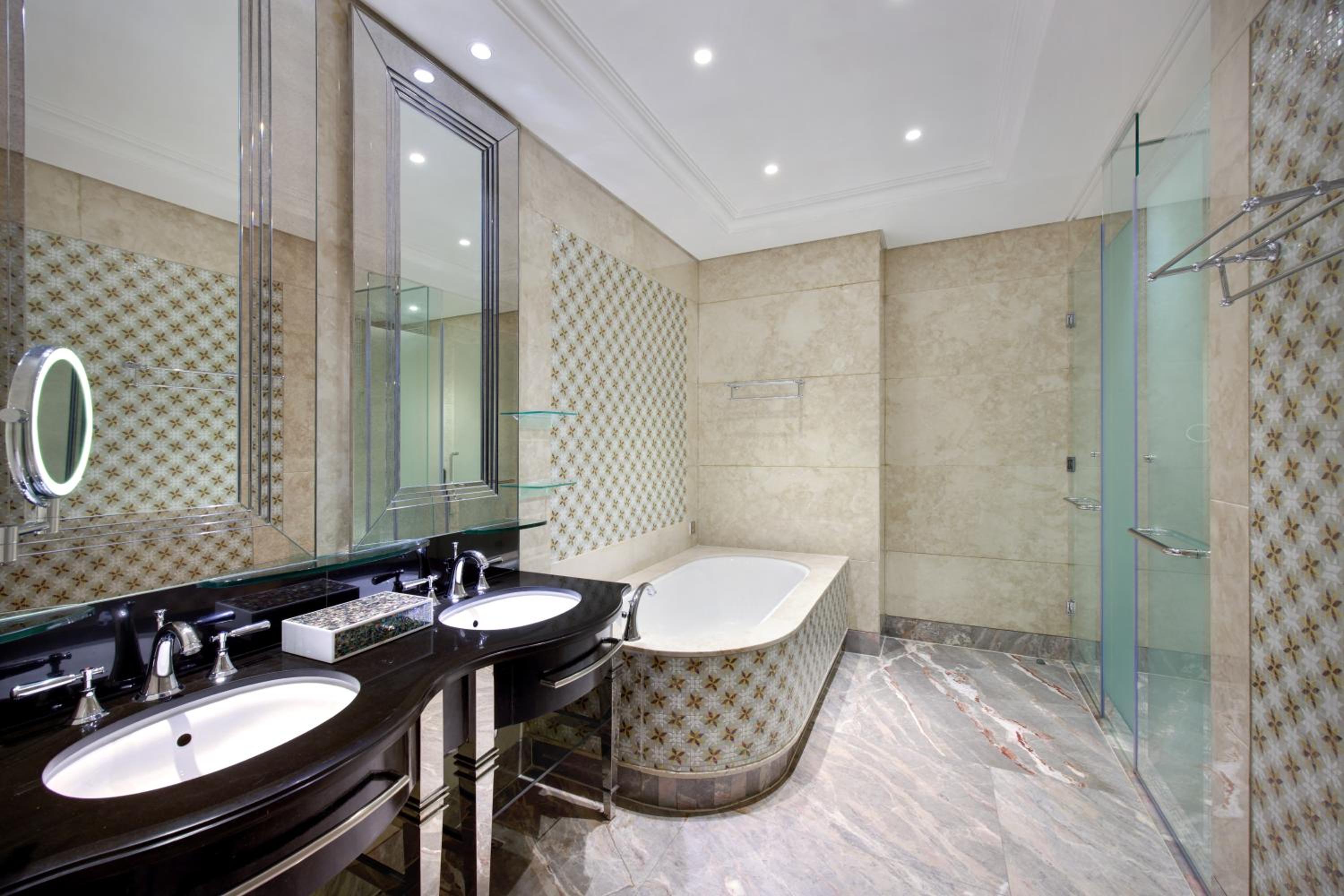 One-Bedroom Deluxe (Modern or Classic Style)