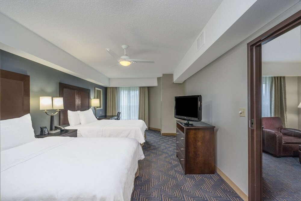 Suite, 2 Queen Beds, Accessible, Bathtub