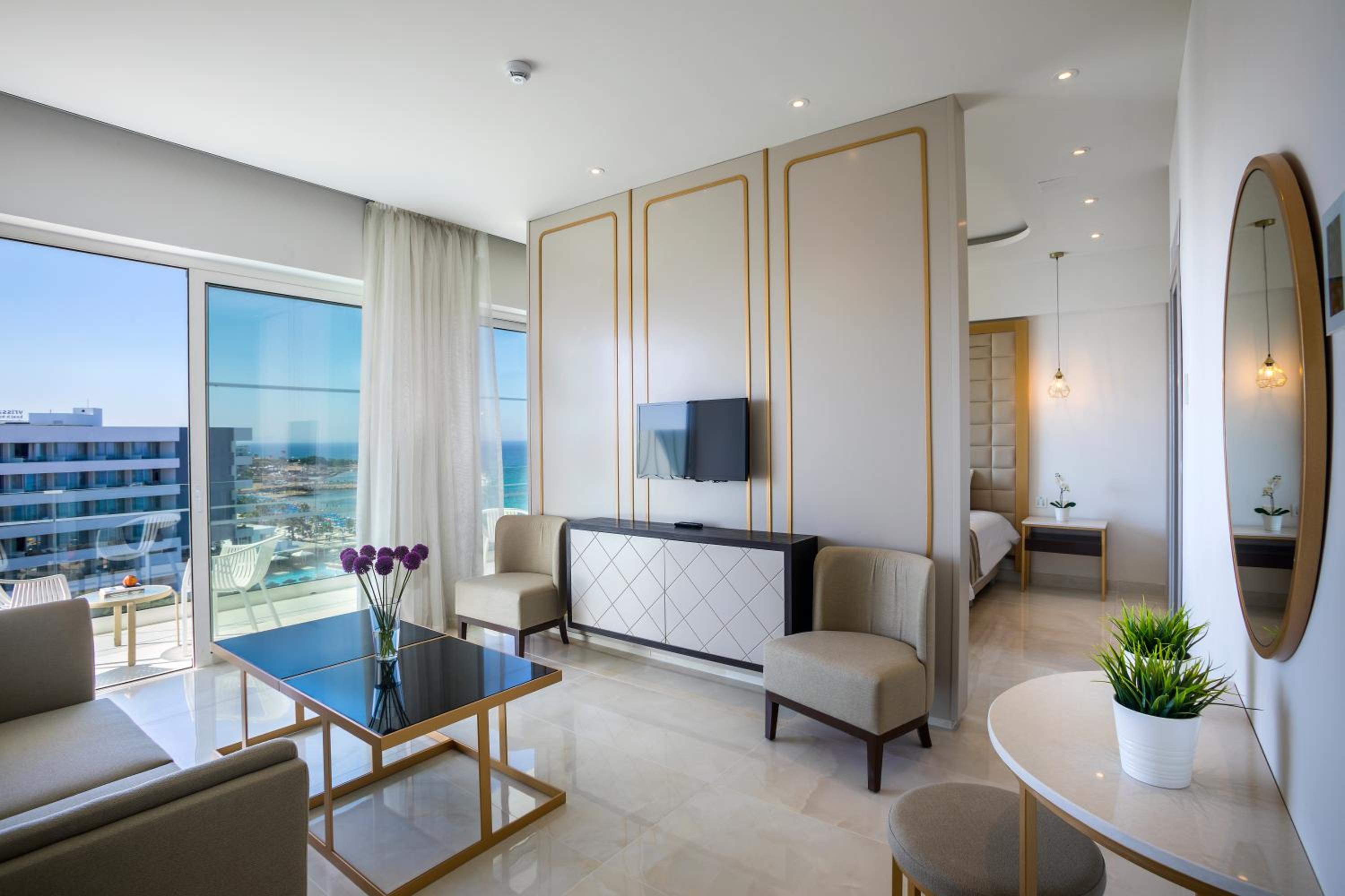 Family Suite with Sea View