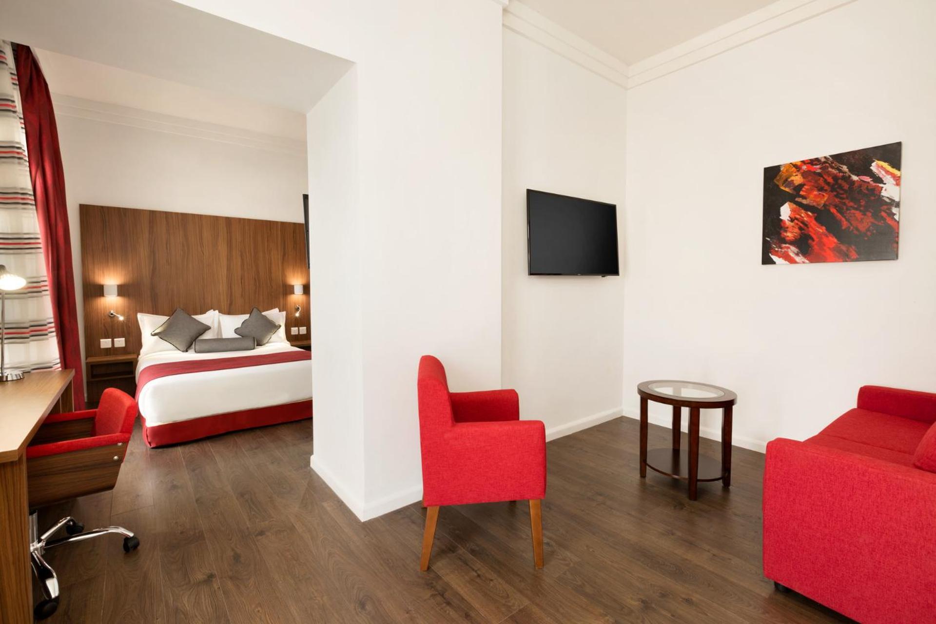 Queen Suite - Non-Smoking