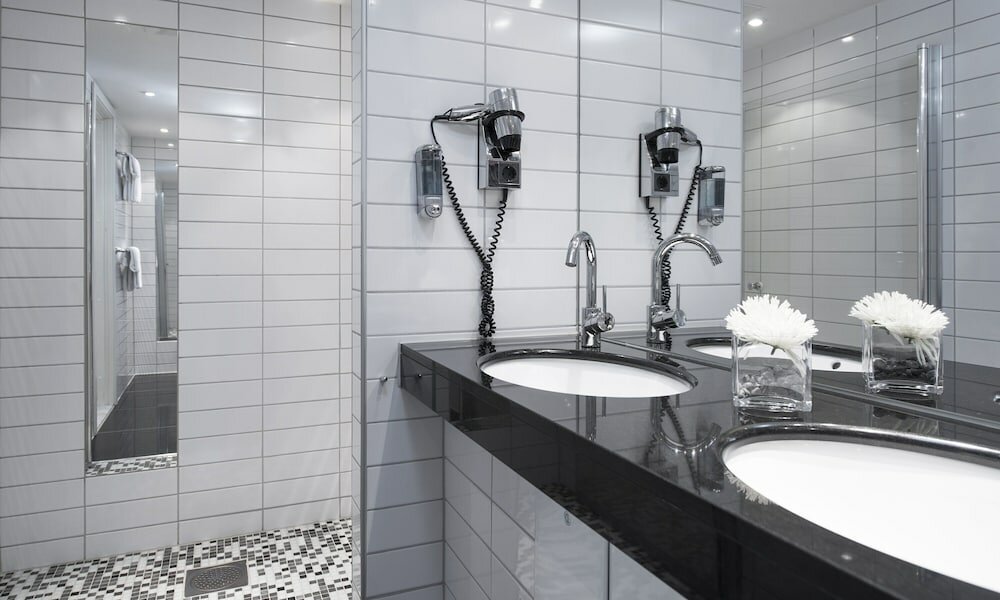 Family Room, 2 Twin Beds, Non Smoking (Standard)