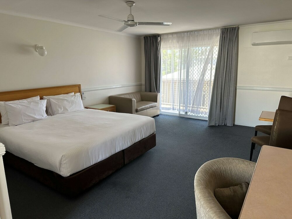 Executive Room, 1 King Bed, Non Smoking, Balcony (Larger Room)
