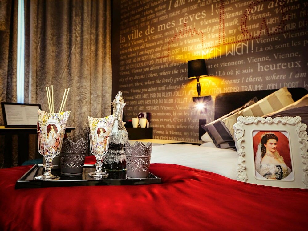 Privilege, Room, 1 Queen Bed