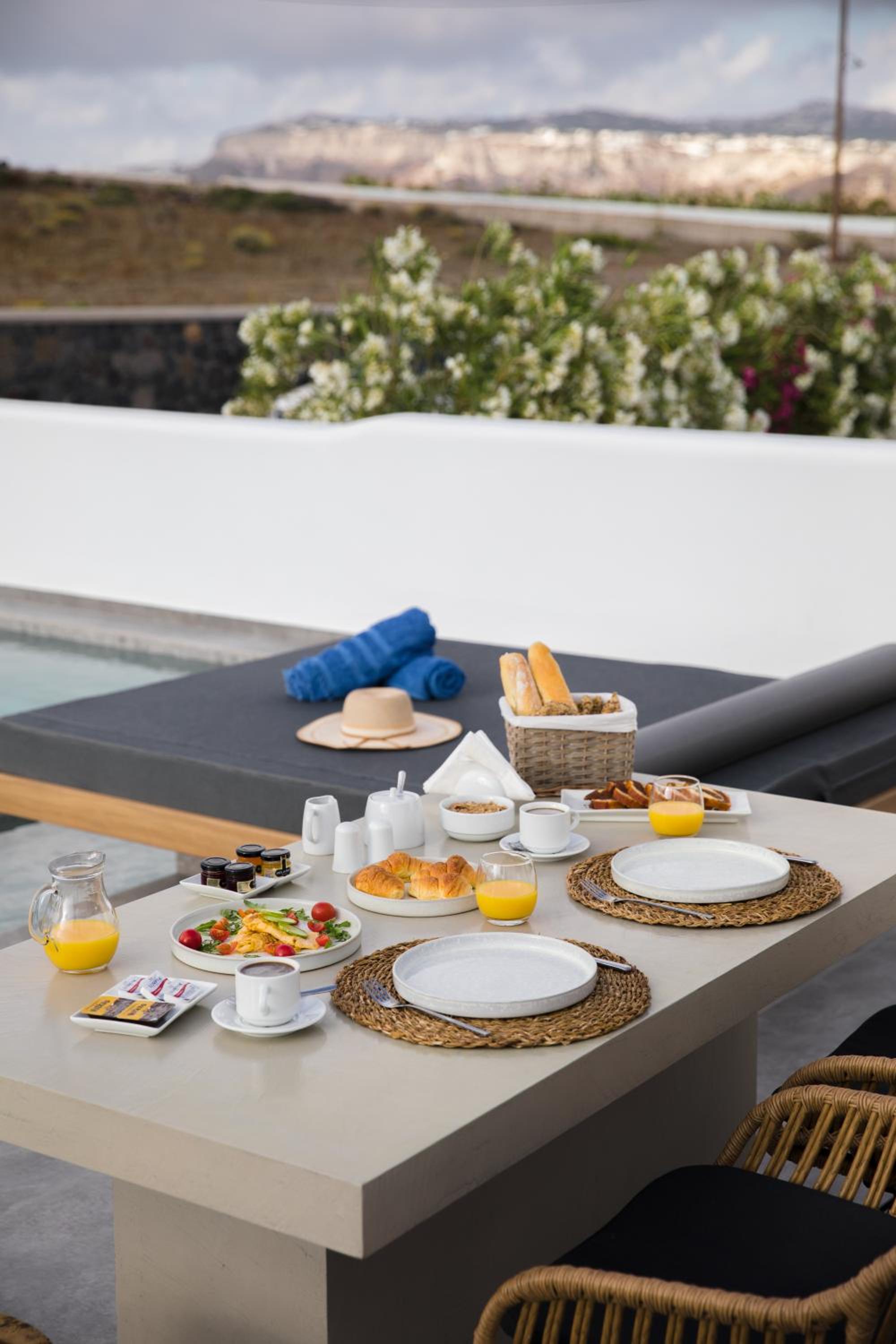 Luxury Suite with Heated Private Pool & Jetted Tub