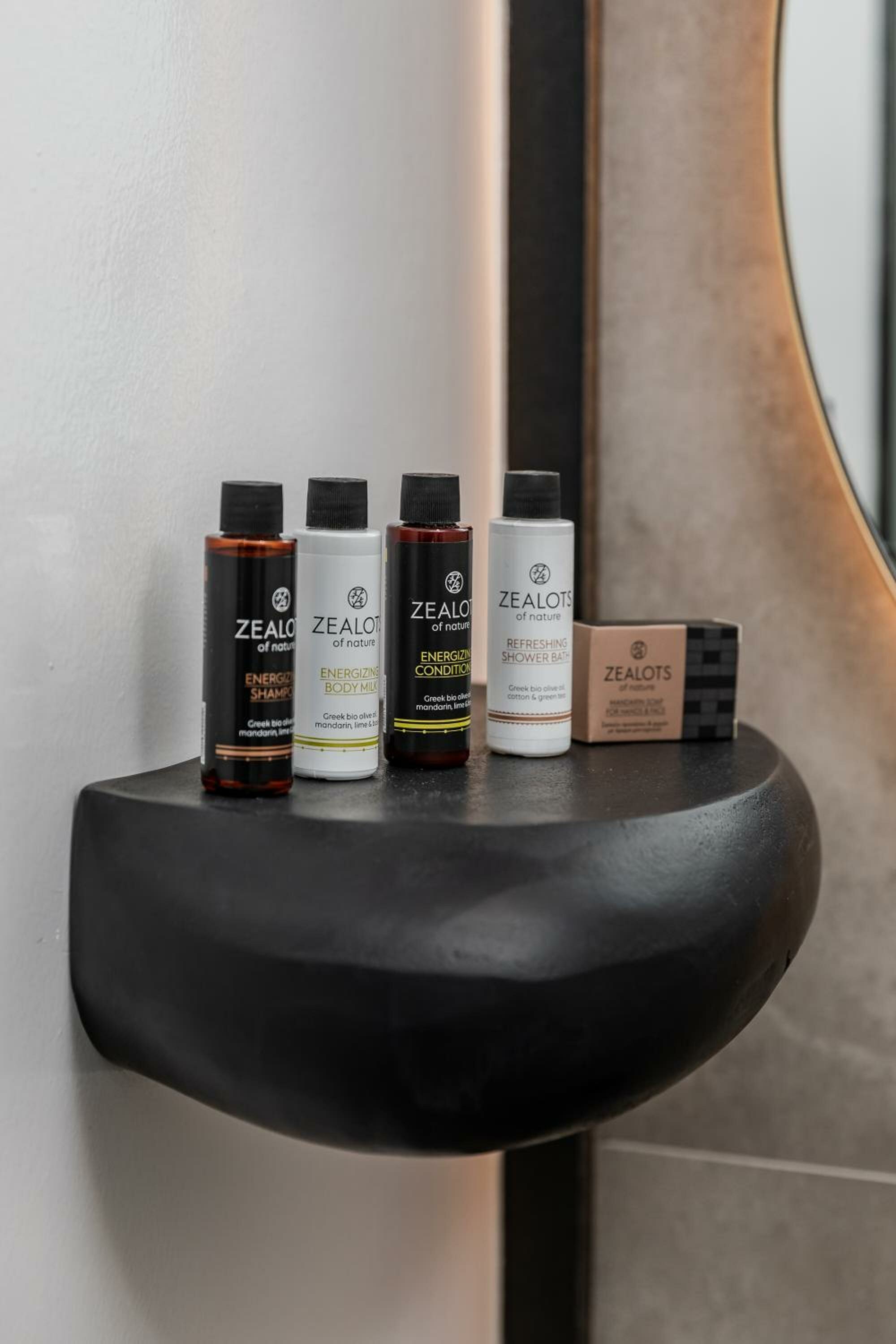 Honeymoon Suite with Private Pool & Jetted Tub