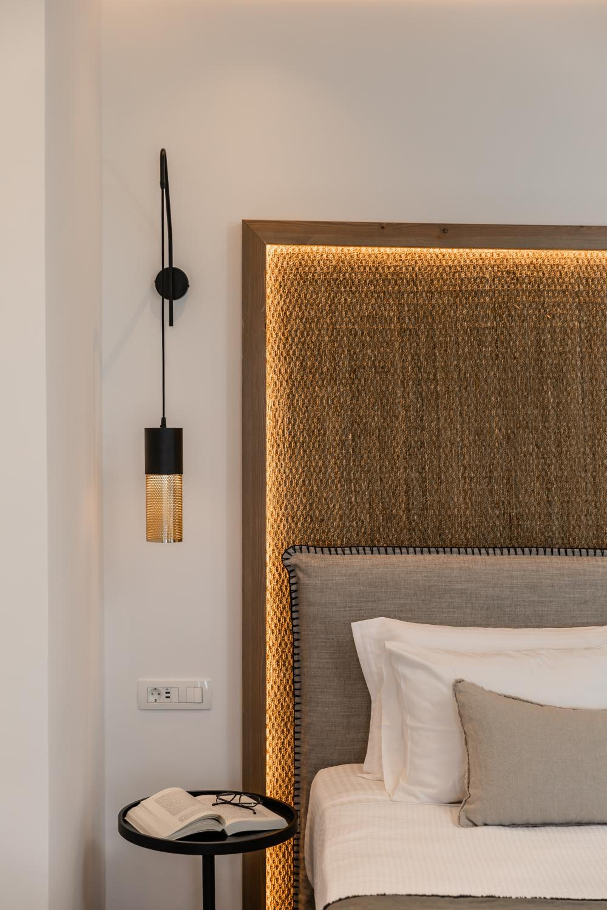 Honeymoon Suite with Private Pool & Jetted Tub