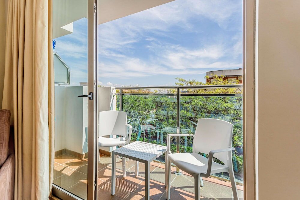 Double Room (1 Adult)