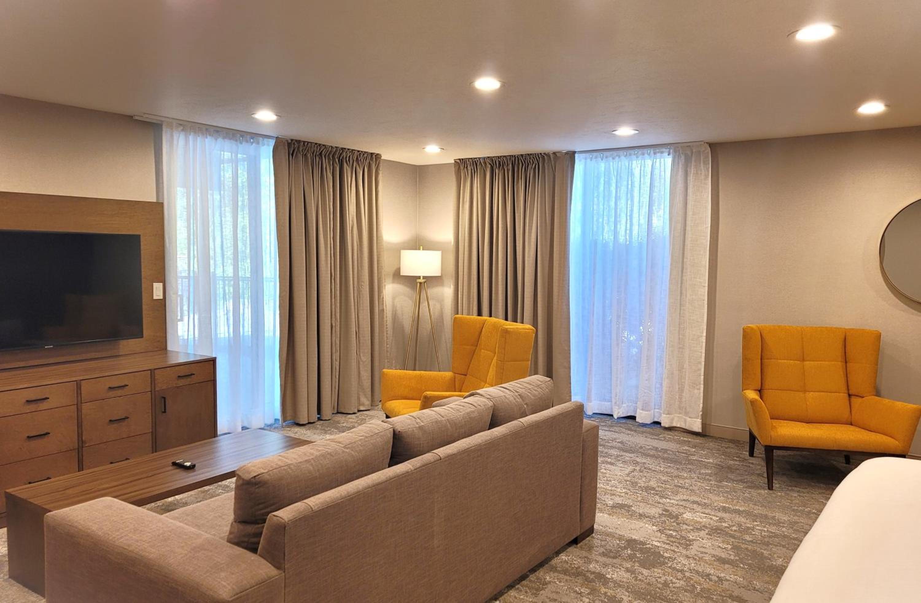 King Suite with Sofa Bed, Spa Bath, View and Living Room - Non-Smoking