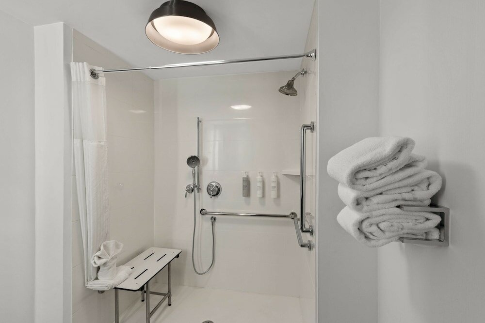 Room, 1 King Bed, Accessible
