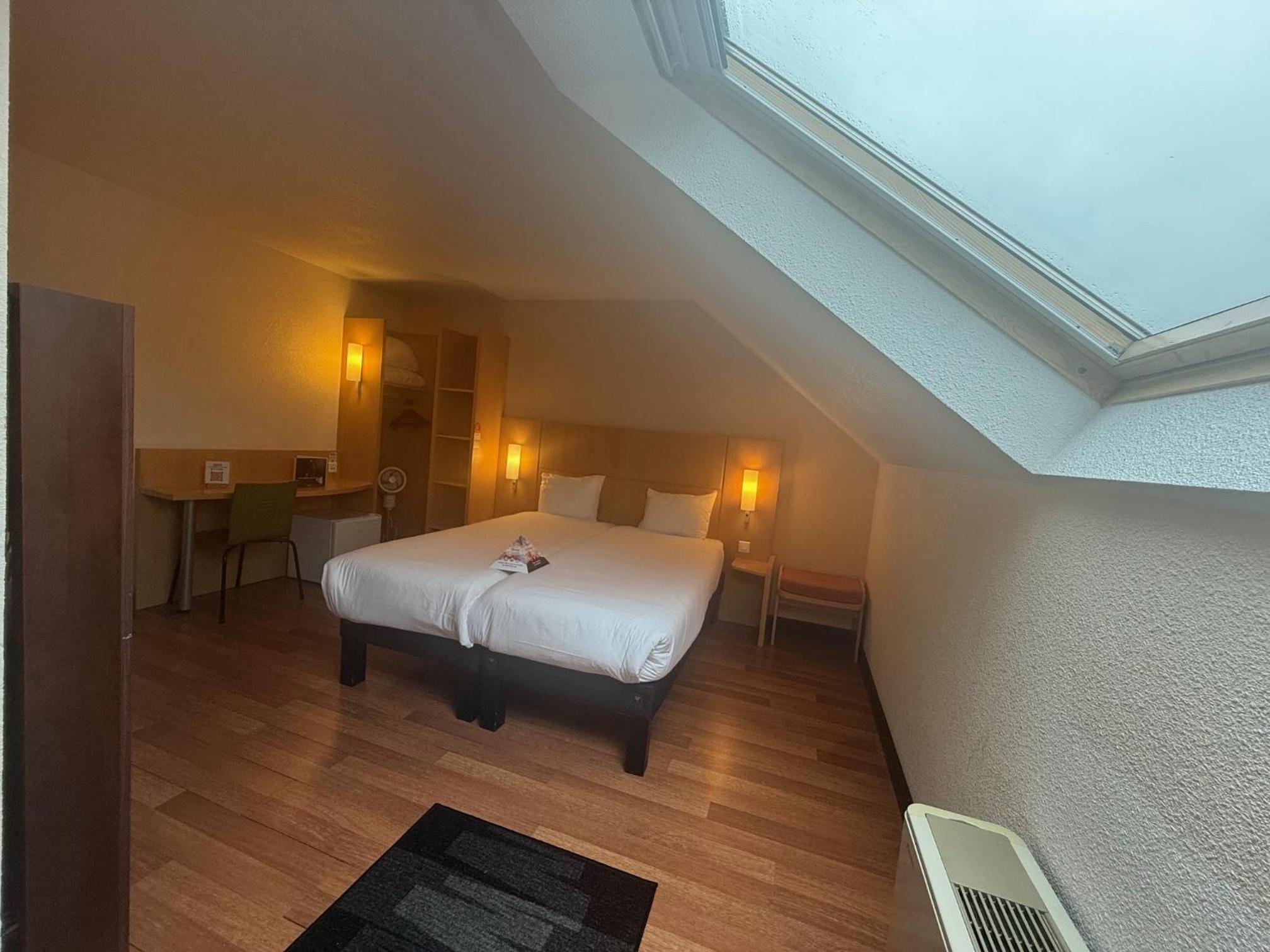 Family Room with One Double Bed and One Double Sofa Bed