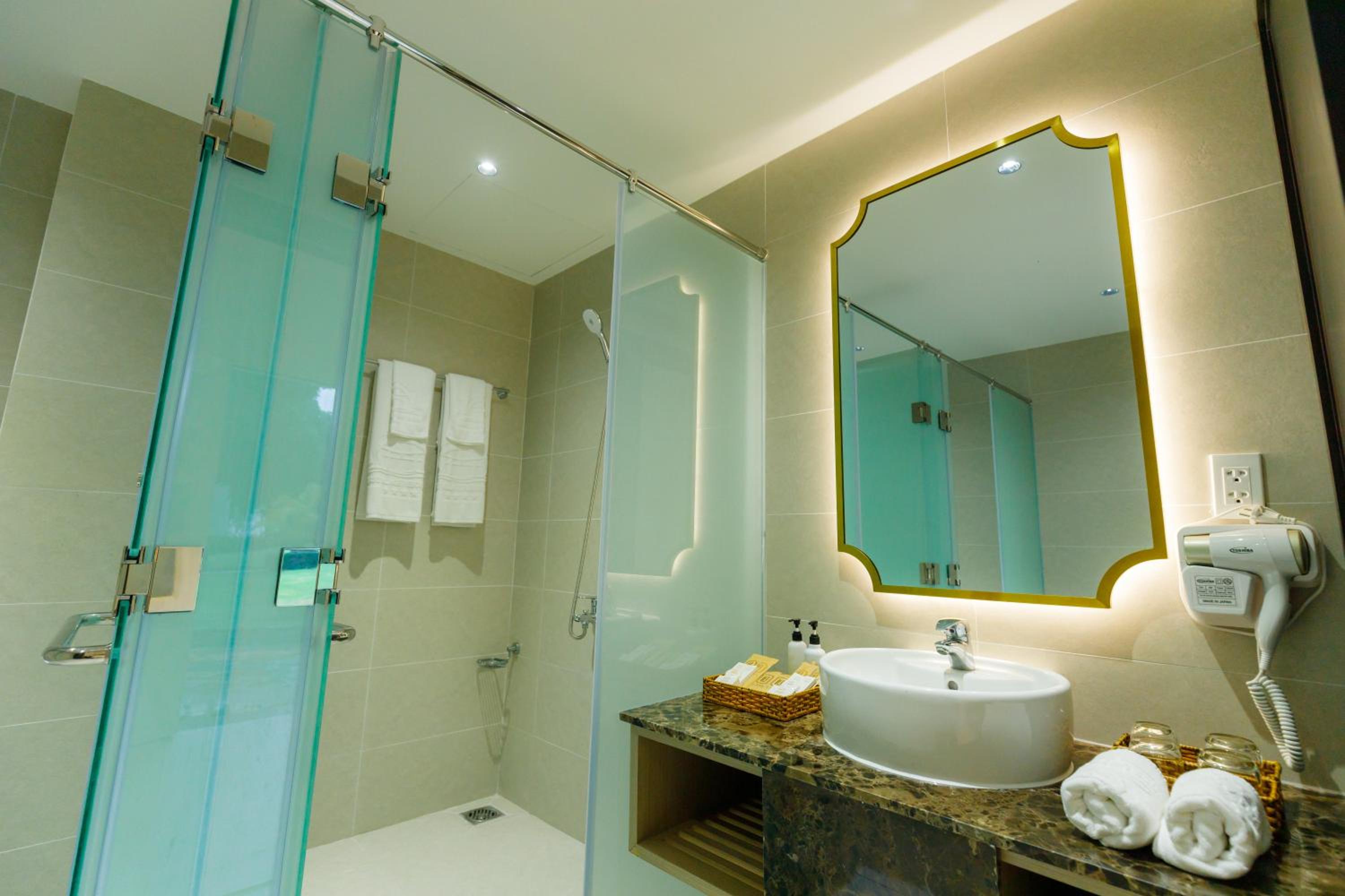 Family Room with Garden View