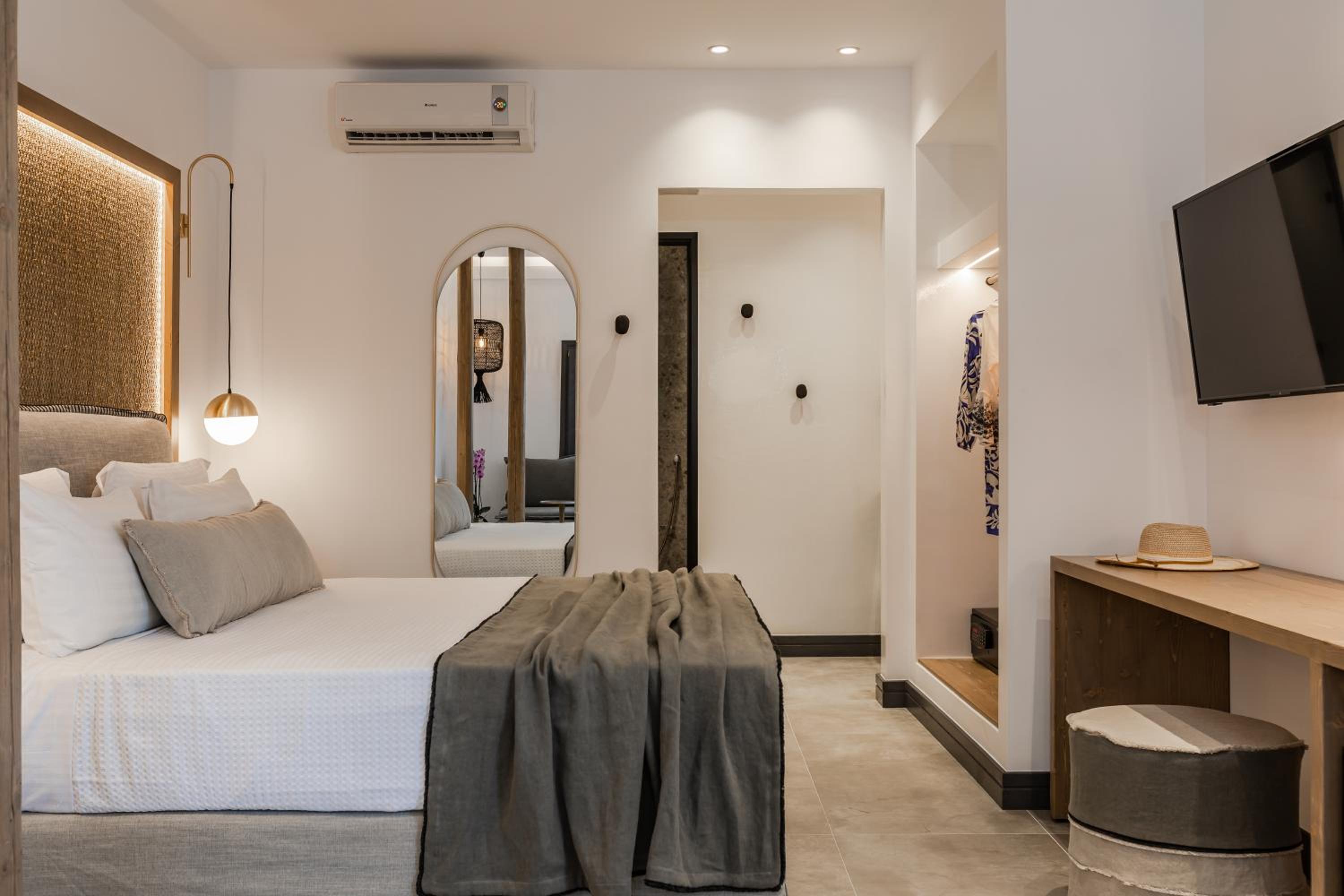 Junior Suite with Private Pool & Jetted Tub