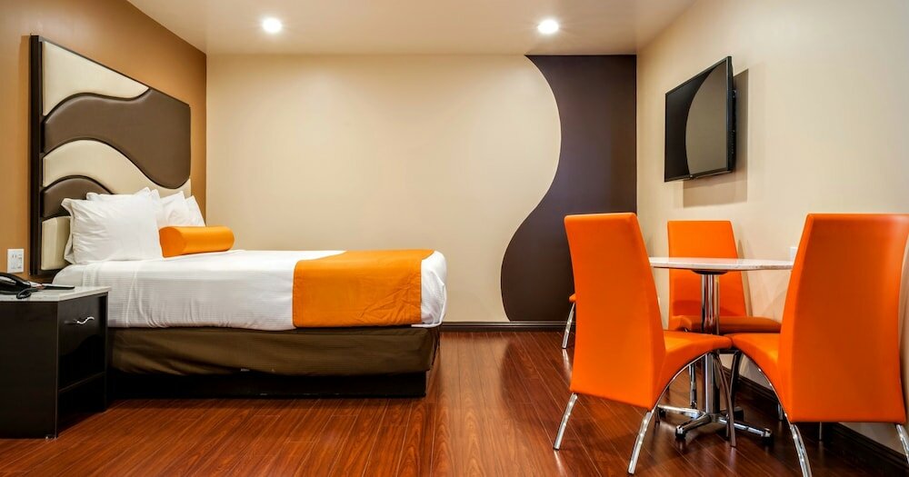 Economy Single Room, 1 Queen Bed, Accessible