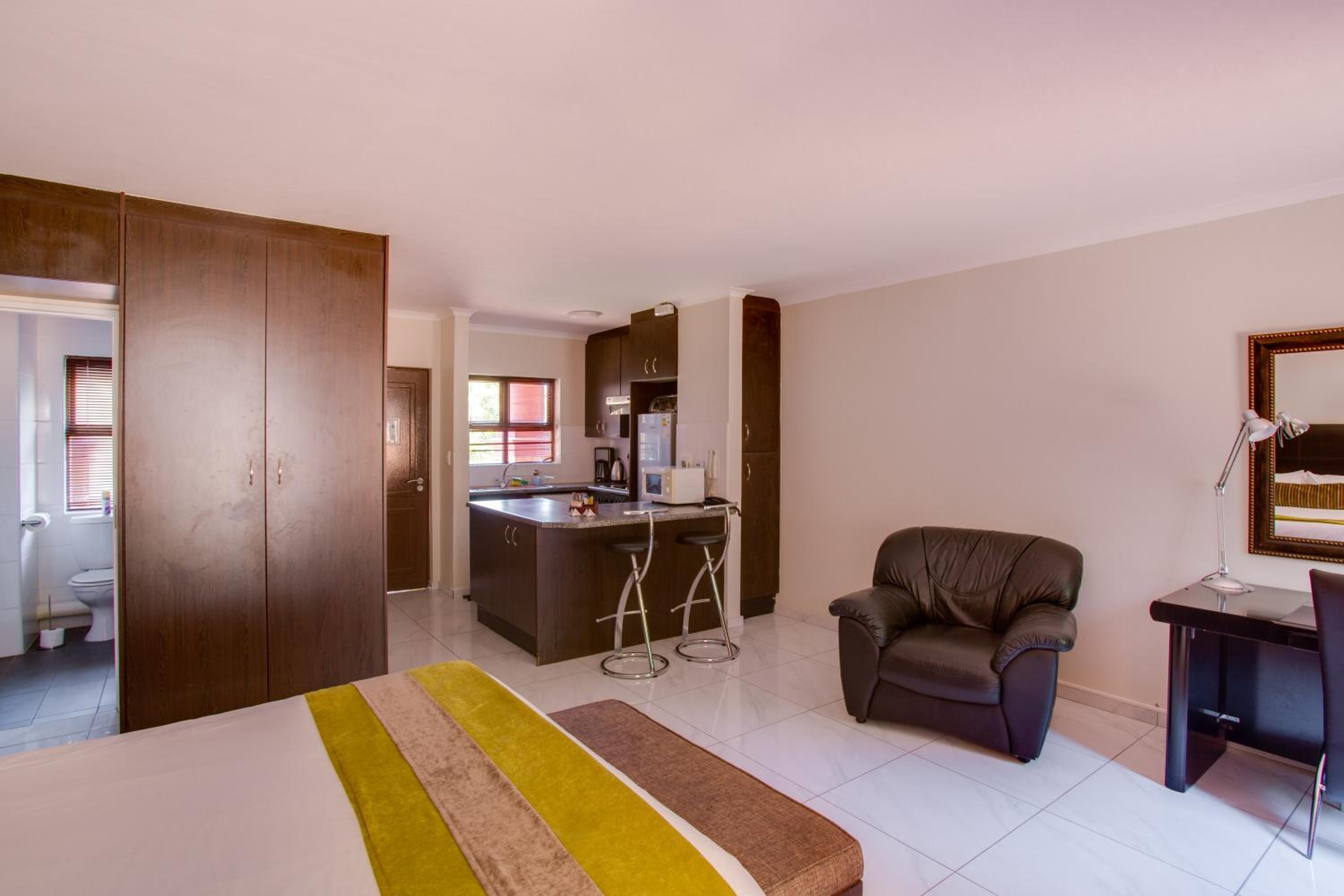 Studio Apartment