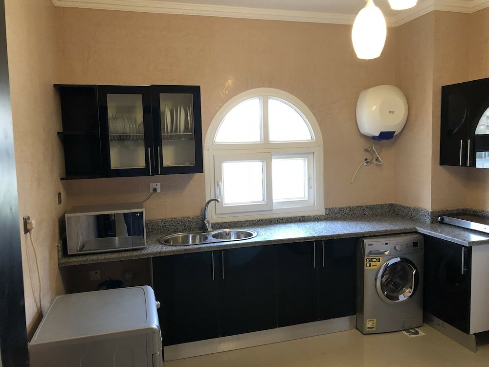 Luxury Apartment, 3 Bedrooms, Kitchen, Garden View