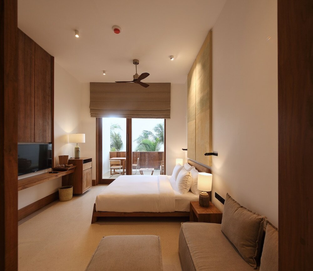 Superior Double Room, 1 King Bed, Balcony, Ocean View