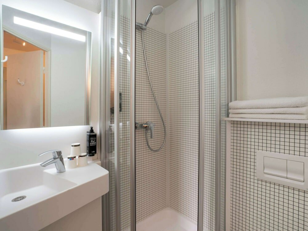 Standard Room with 1 double bed and 1 bunk bed