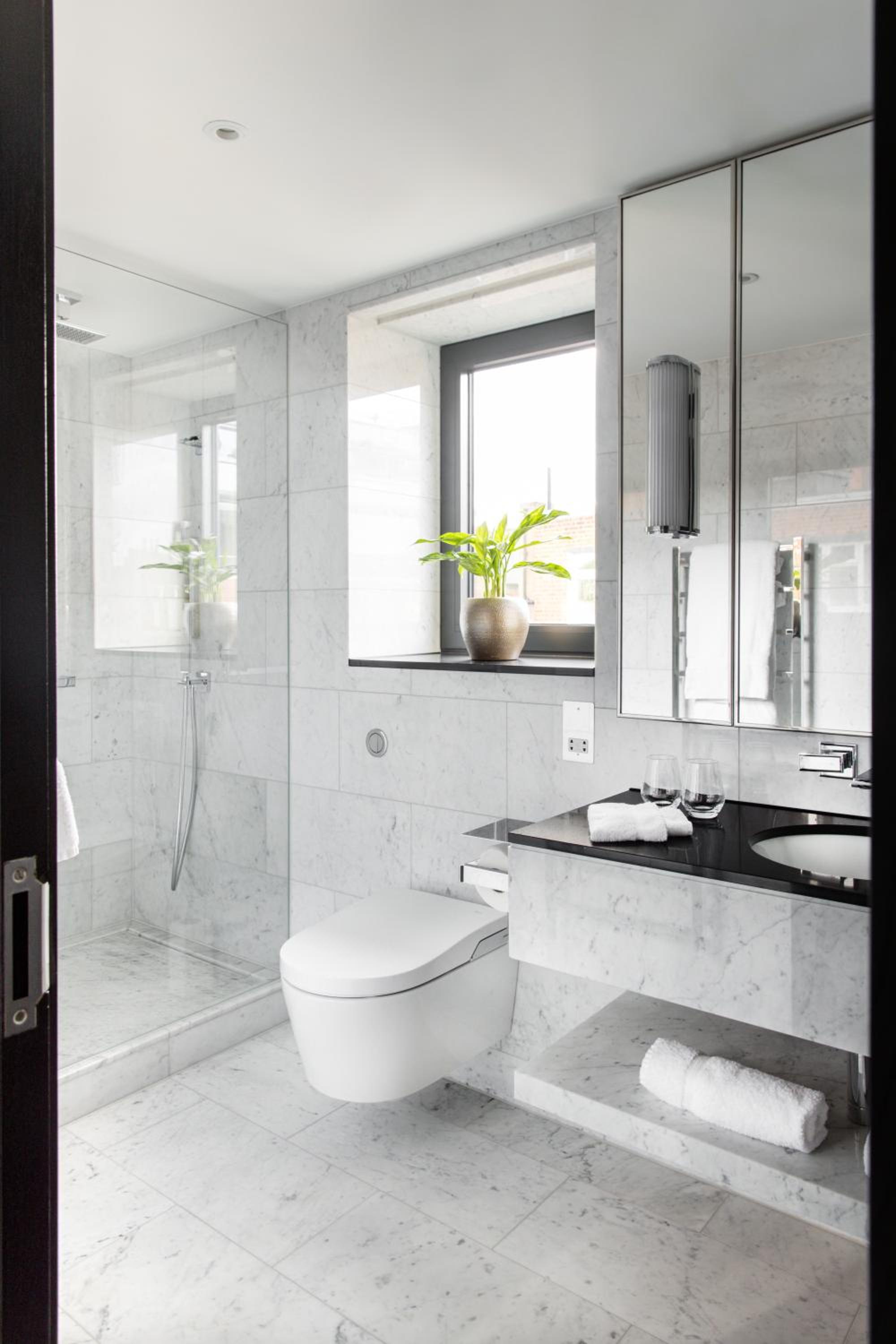 Three Bedroom Deluxe Apartment