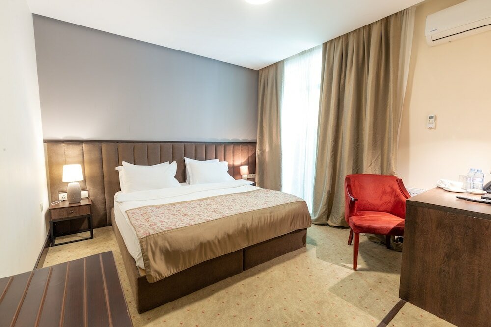 Deluxe Double Room, Balcony, Garden View