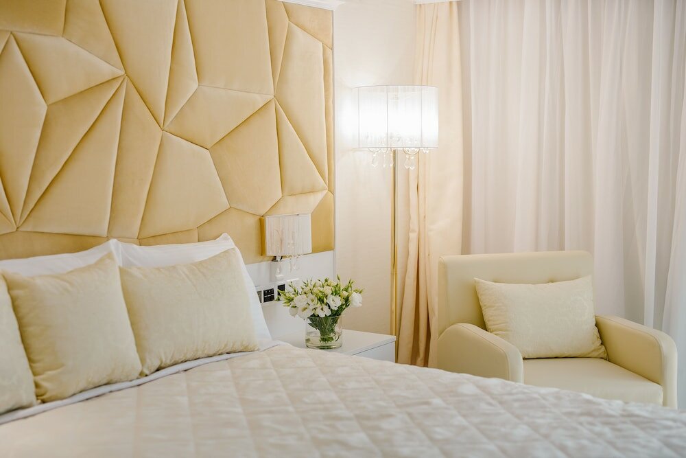 Deluxe Suite, Balcony, City View