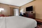 Standard Room, 1 King Bed, Non Smoking, Refrigerator & Microwave в Best Western Plus Brookside Inn