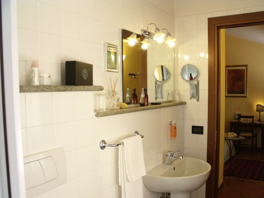 Classic Quadruple Room, 2 Bedrooms, Connecting Rooms