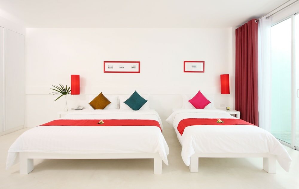 Deluxe Room, Pool Access