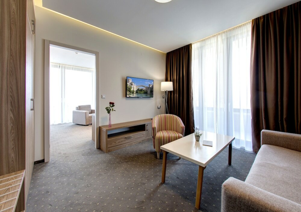 Suite, Balcony, City View