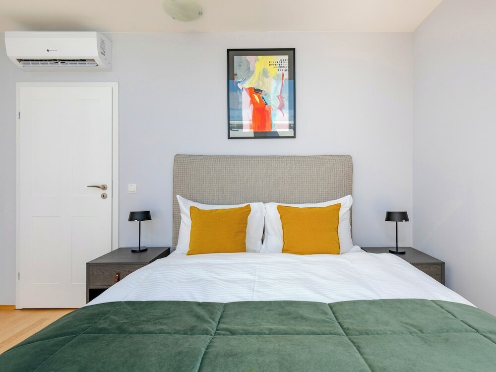 XL 2 Bedroom Apartment, Terrace