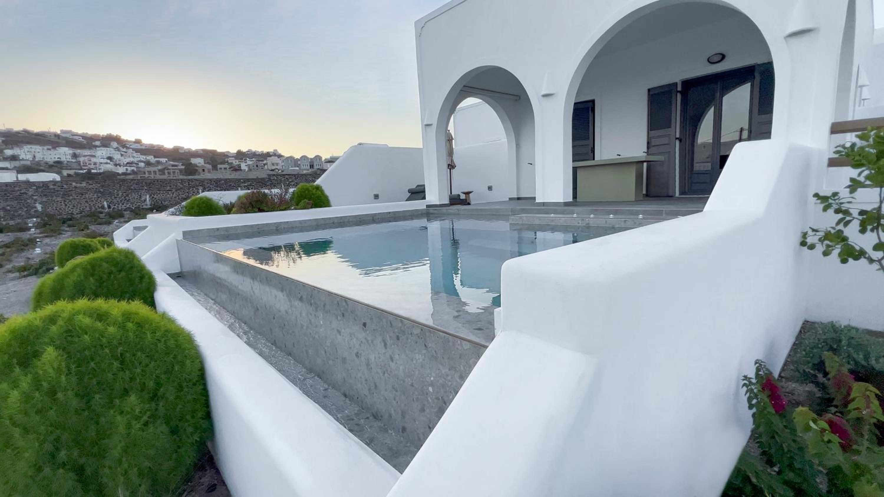 Honeymoon Suite with Private Pool & Jetted Tub