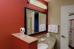 Standard Room, 1 King Bed with Sofa bed (Mobility Accessible, Tub) в Courtyard Madison East