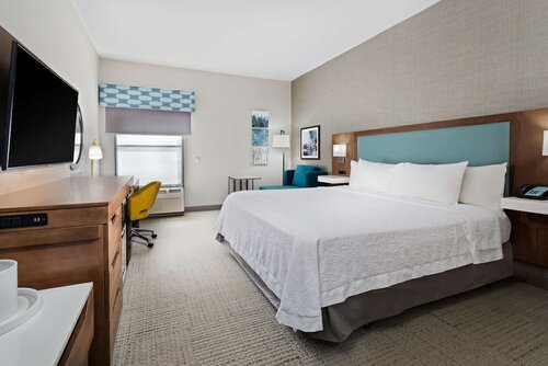 Room, 1 King Bed, Accessible, Non Smoking в Hampton Inn Perry