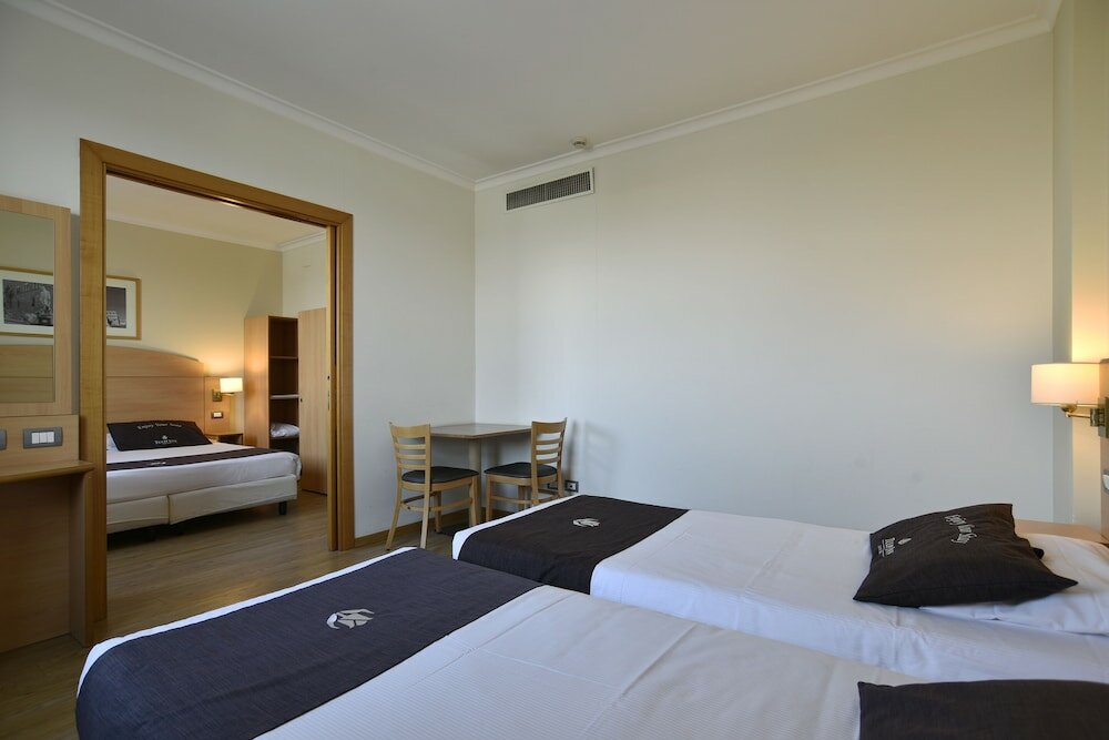 Standard Room, Multiple Beds