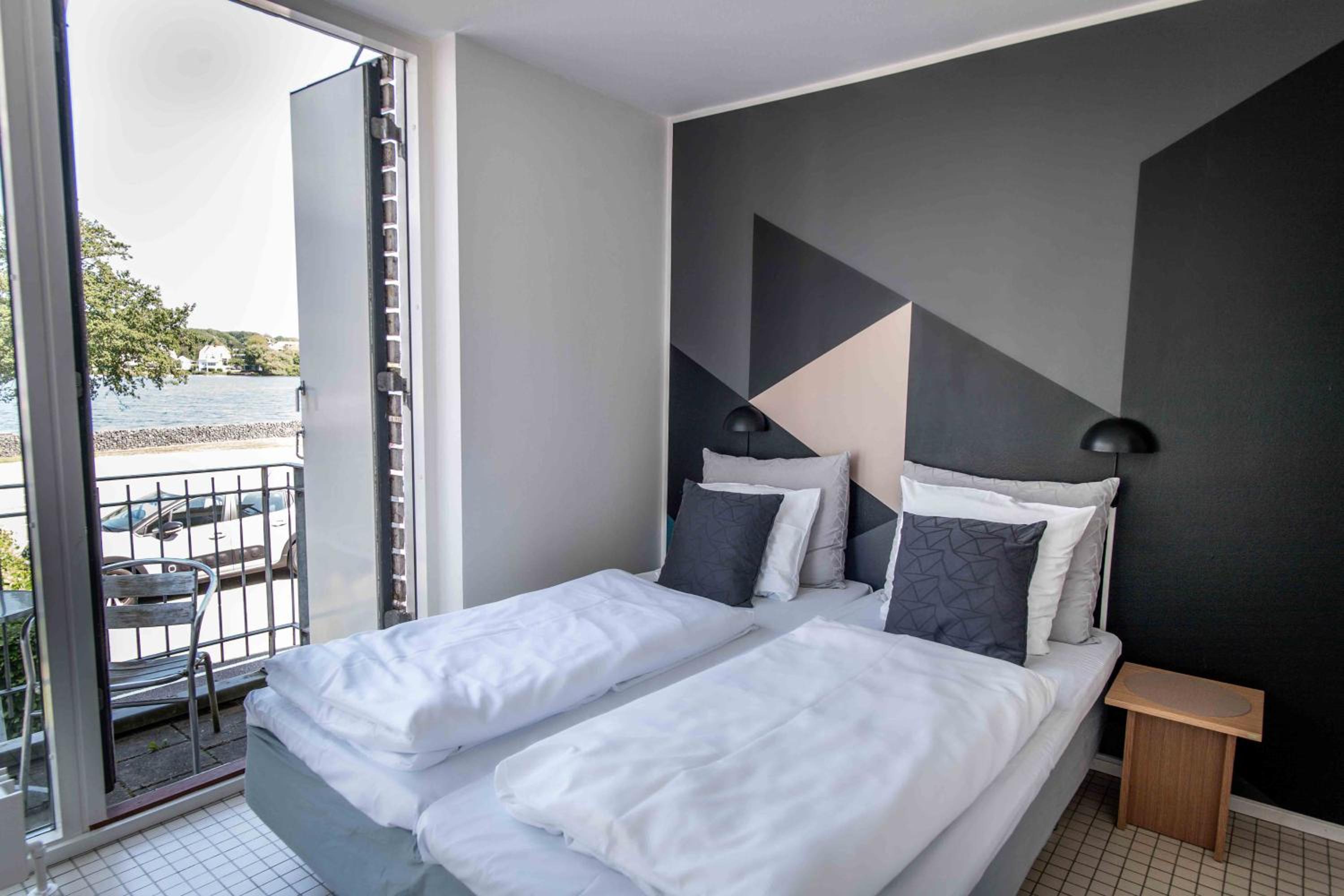 Two-Bedroom Apartment with Courtyard View