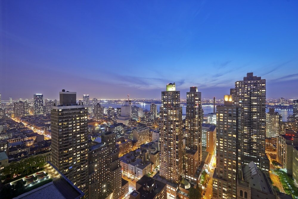 Hudson River View, Room