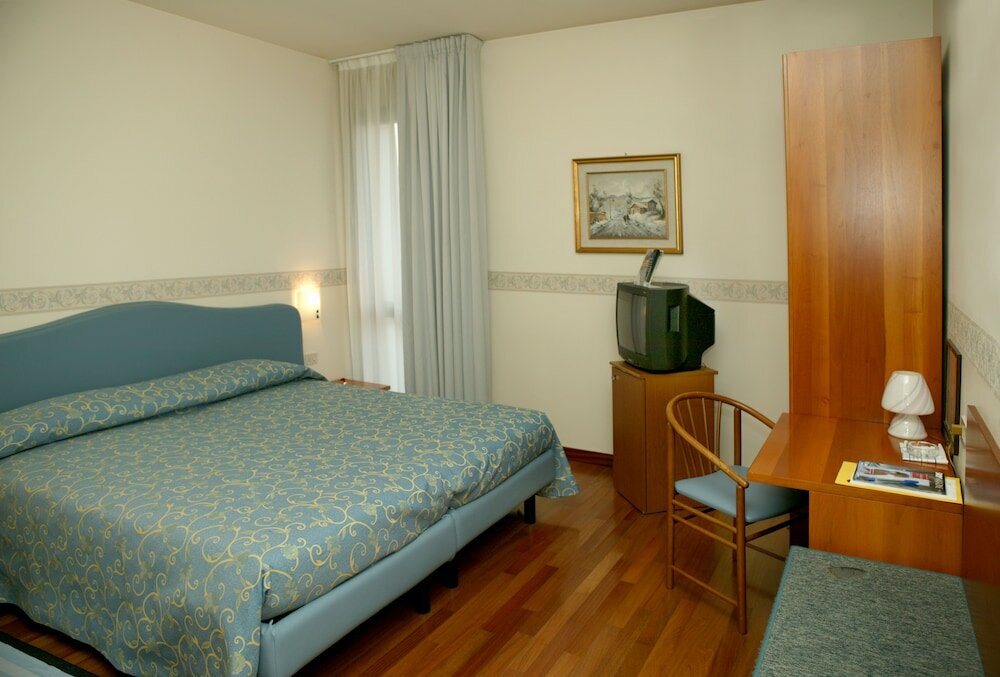 Basic Double Room