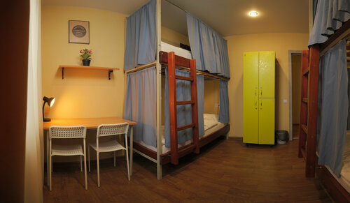 Общий номер для мужчин с 6 кроватями