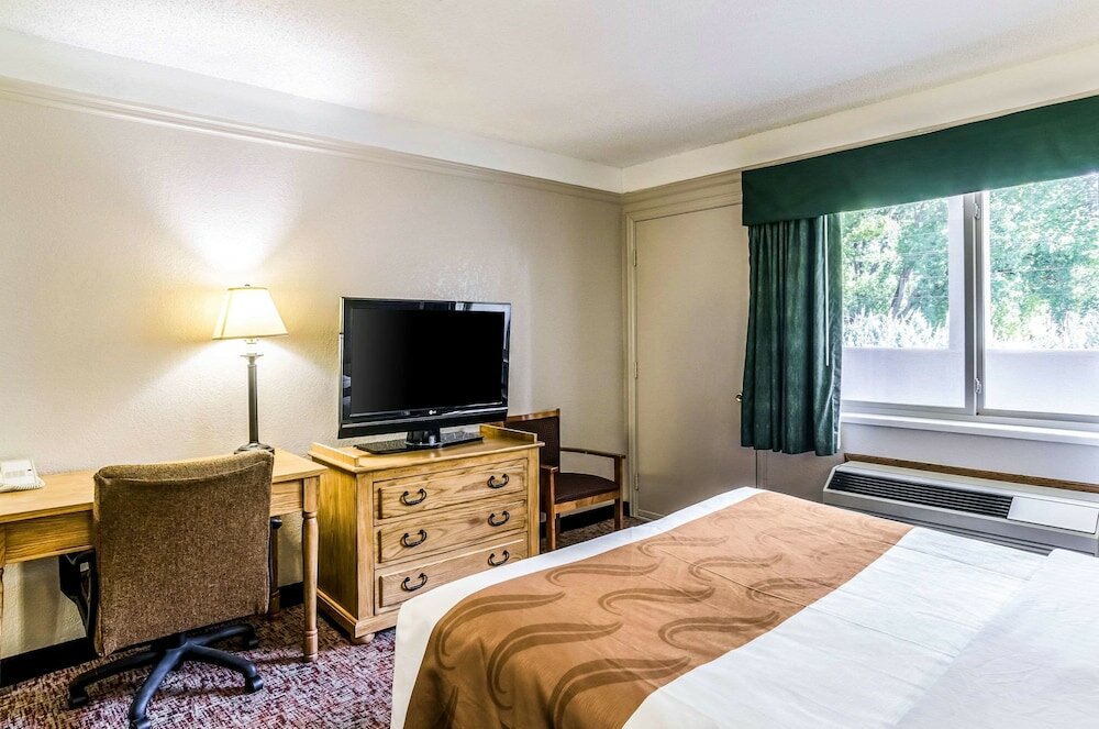 Standard Room, 1 Queen Bed, Non Smoking