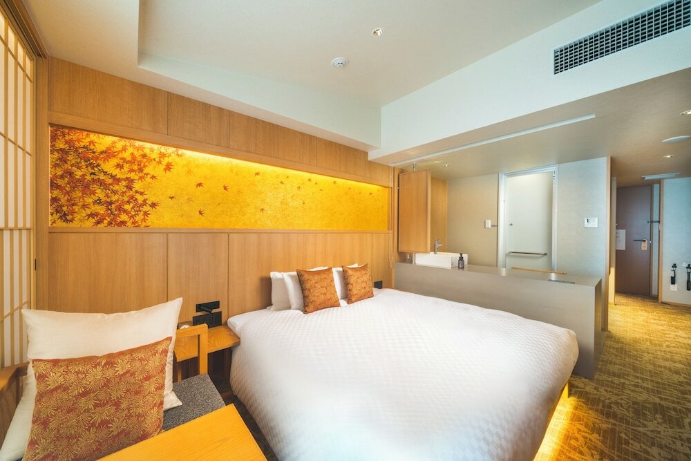 Superior Room, 1 King Bed, Non Smoking, Bathtub