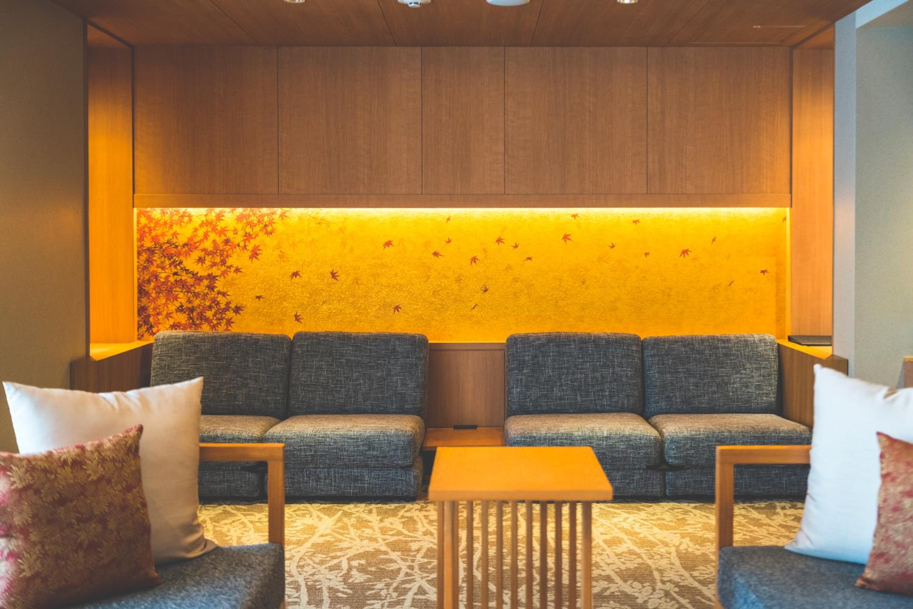 Signature Theater Suite Room