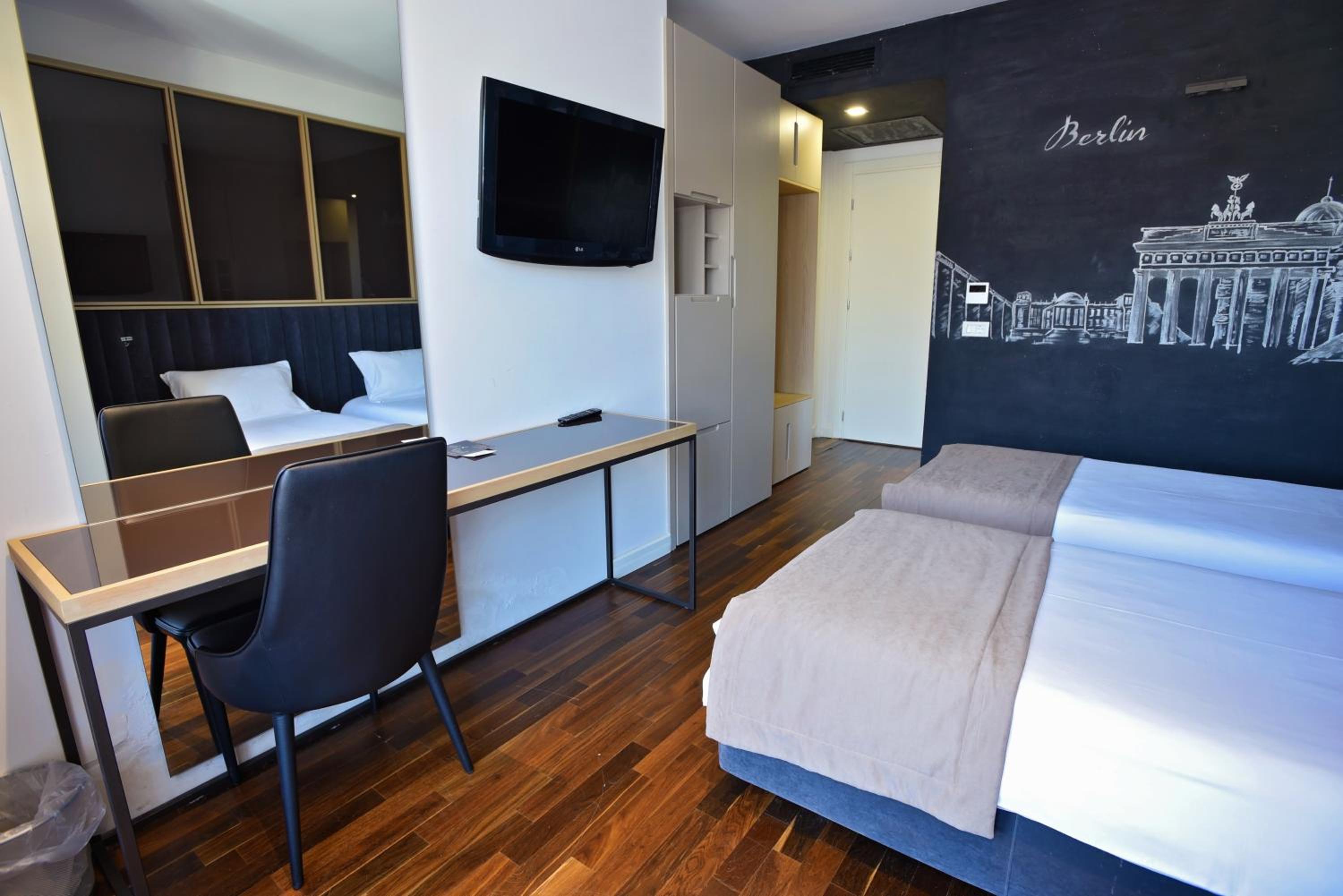 Deluxe Double or Twin Room
