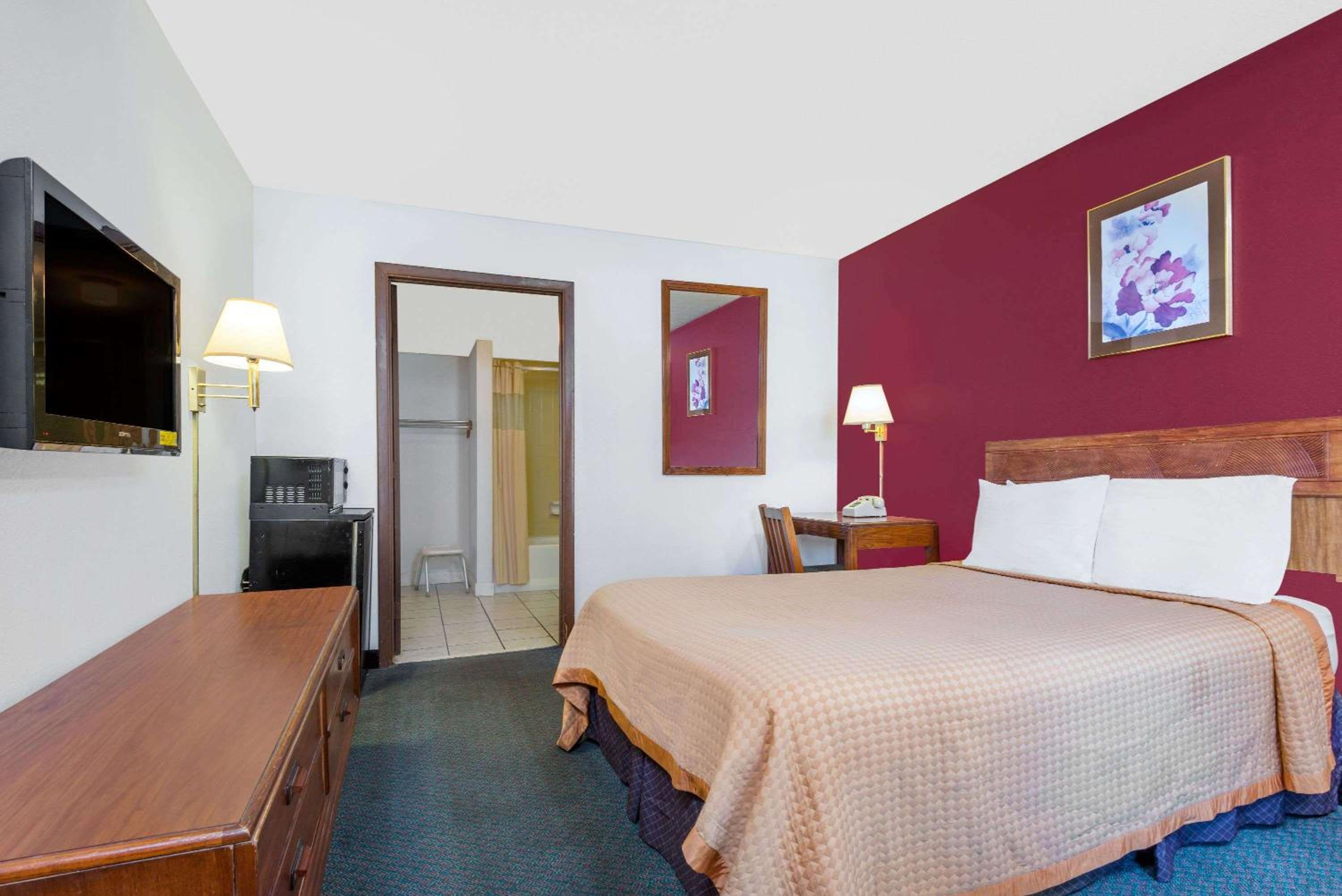 Double Room - Disability Access/Non-Smoking