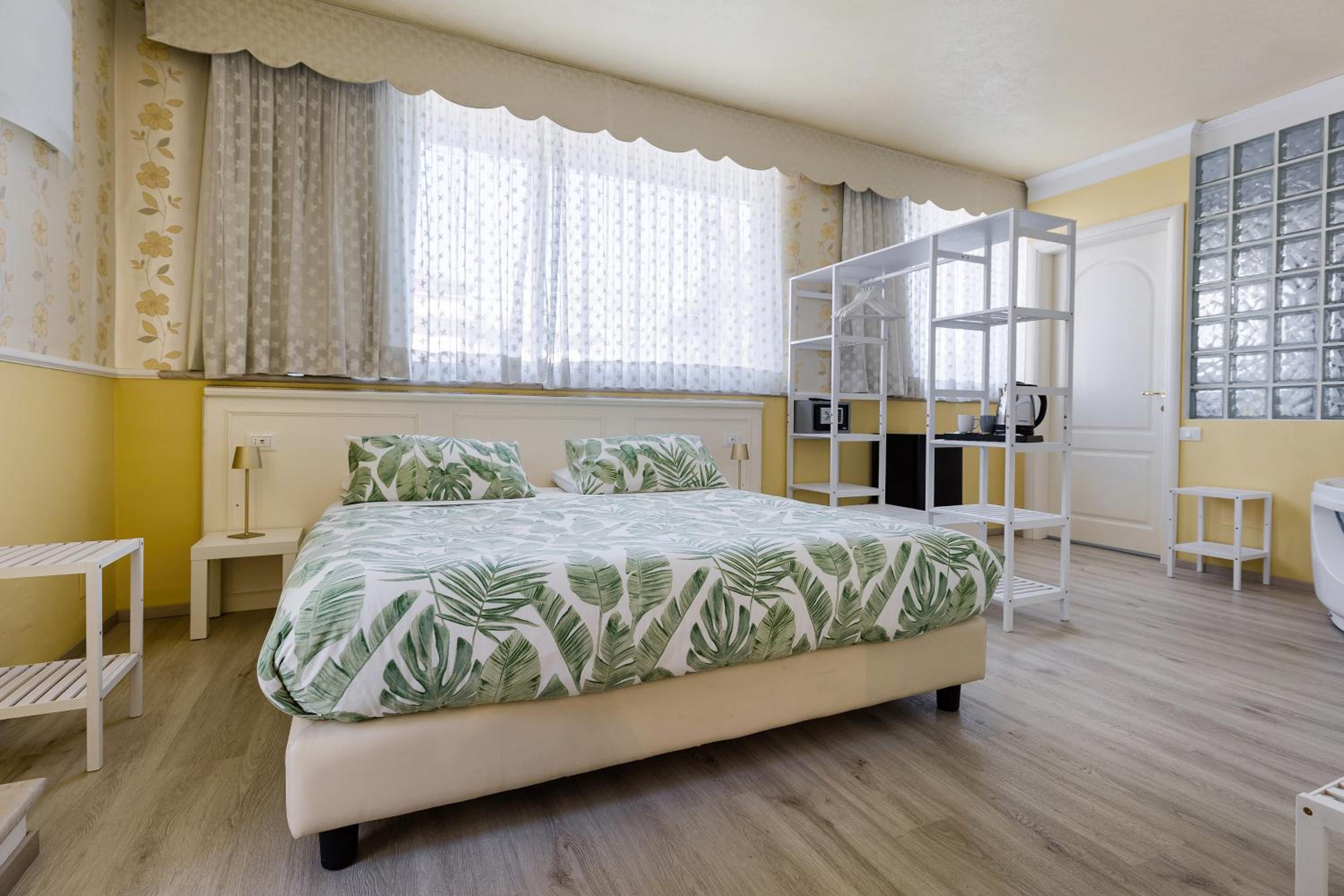 King Room with Spa Bath