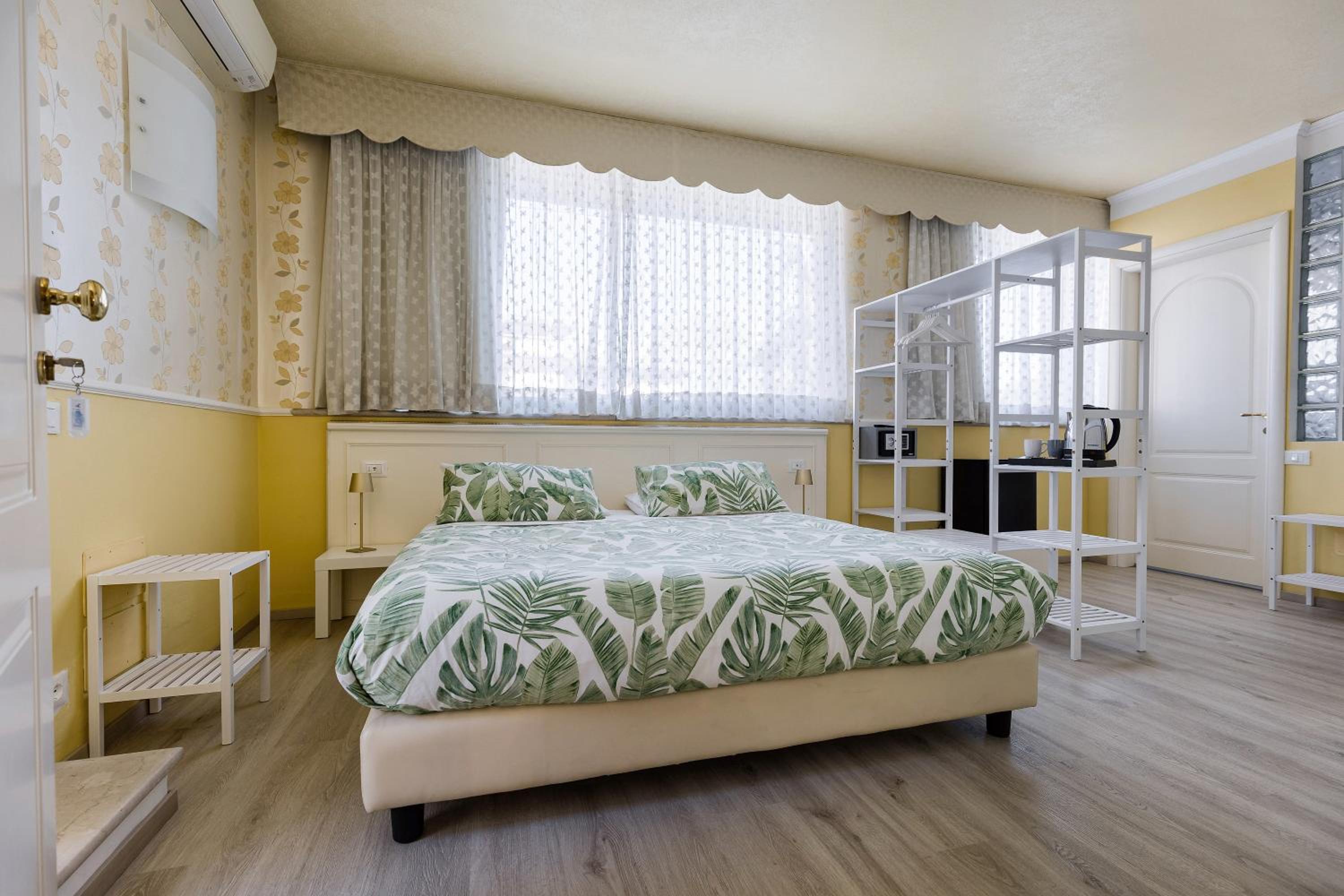 King Room with Spa Bath