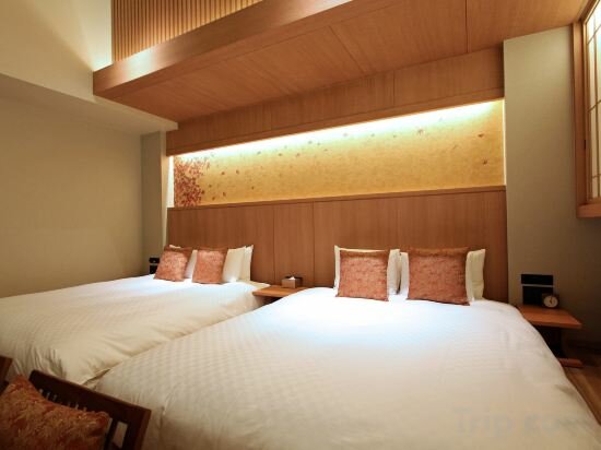 KAYA Signature Executive Twin