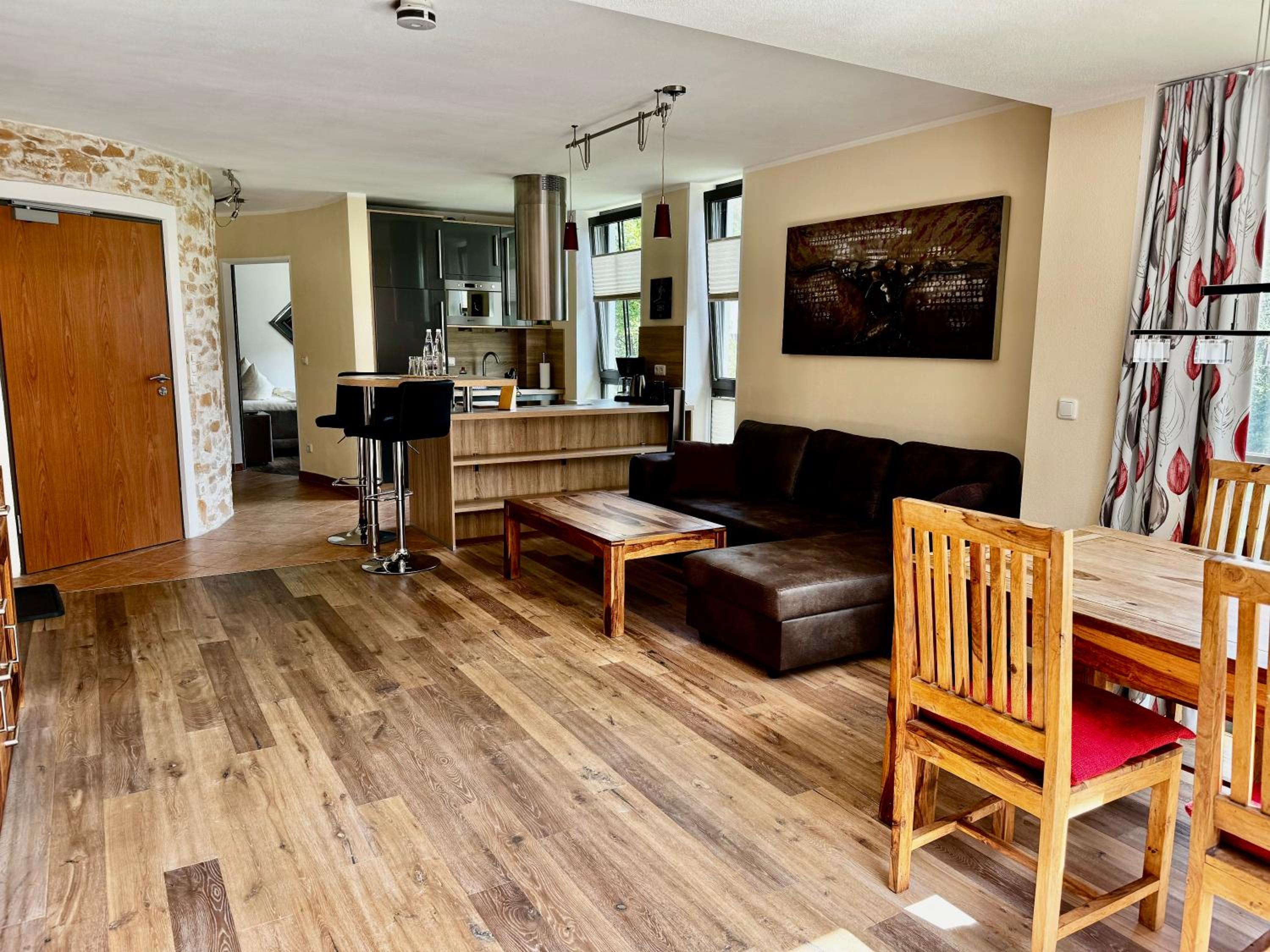 One-Bedroom Apartment with Mountain View (4 Adults) 