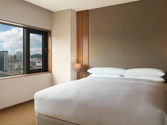 Corner Suite