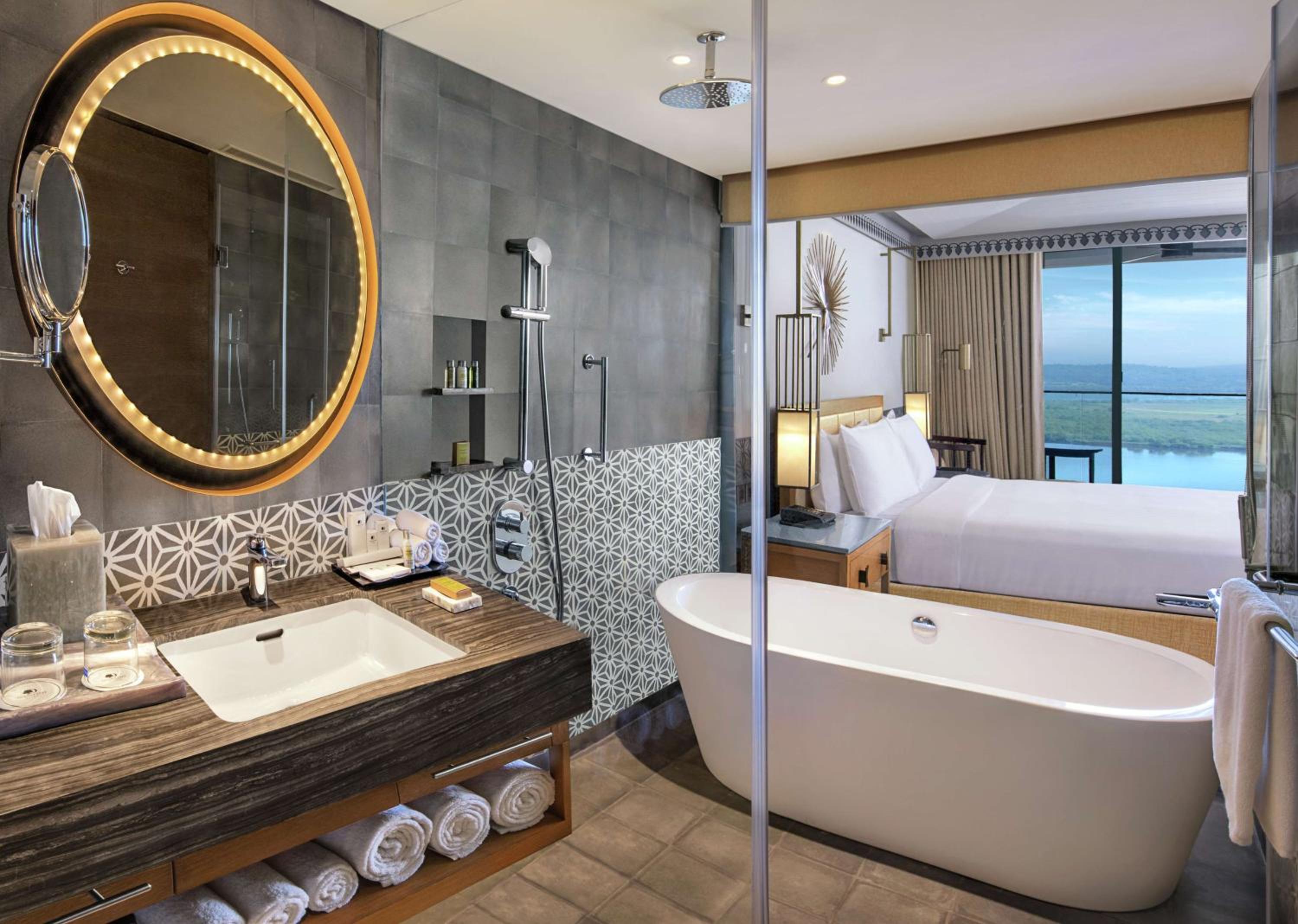 Deluxe Suite River View with Balcony